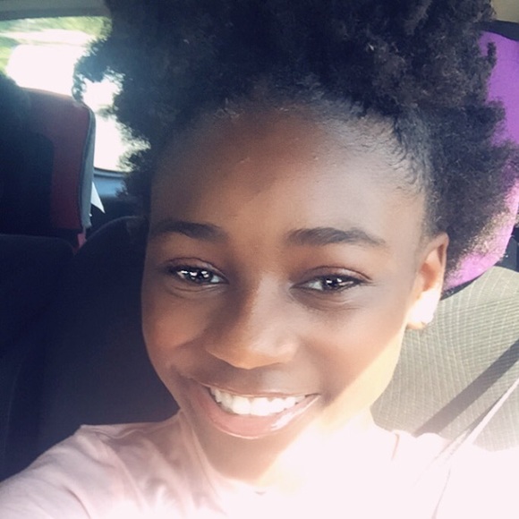 Meet your Posher, Feor Alexis - Picture 1 of 1